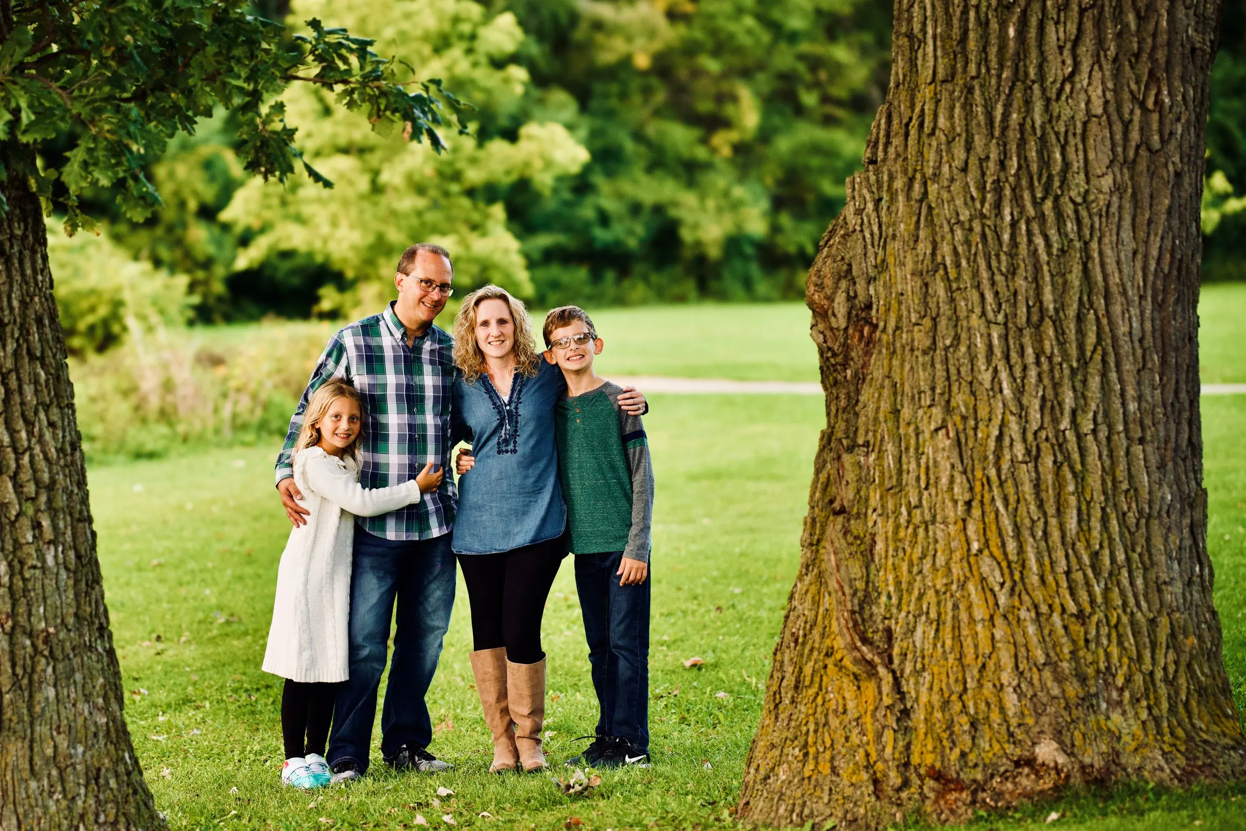 Outdoor family portrait, Sussex WI — photo 3 by Doug Cravillion Photography