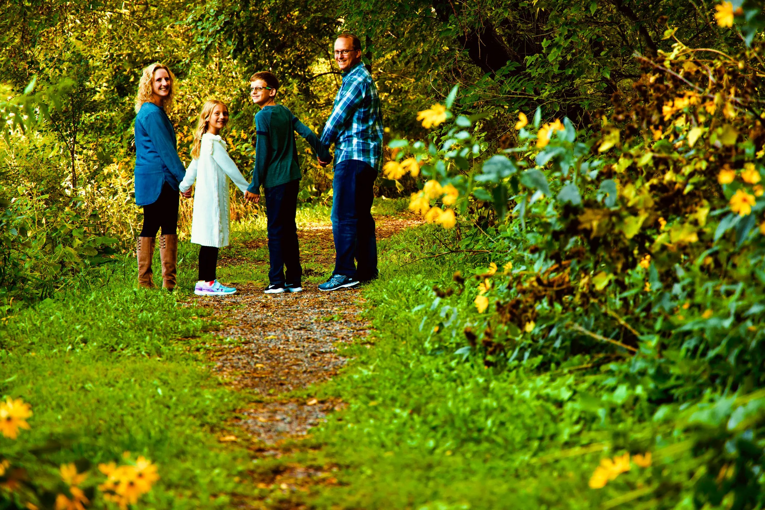 Outdoor family portrait, Sussex WI — photo 6 by Doug Cravillion Photography