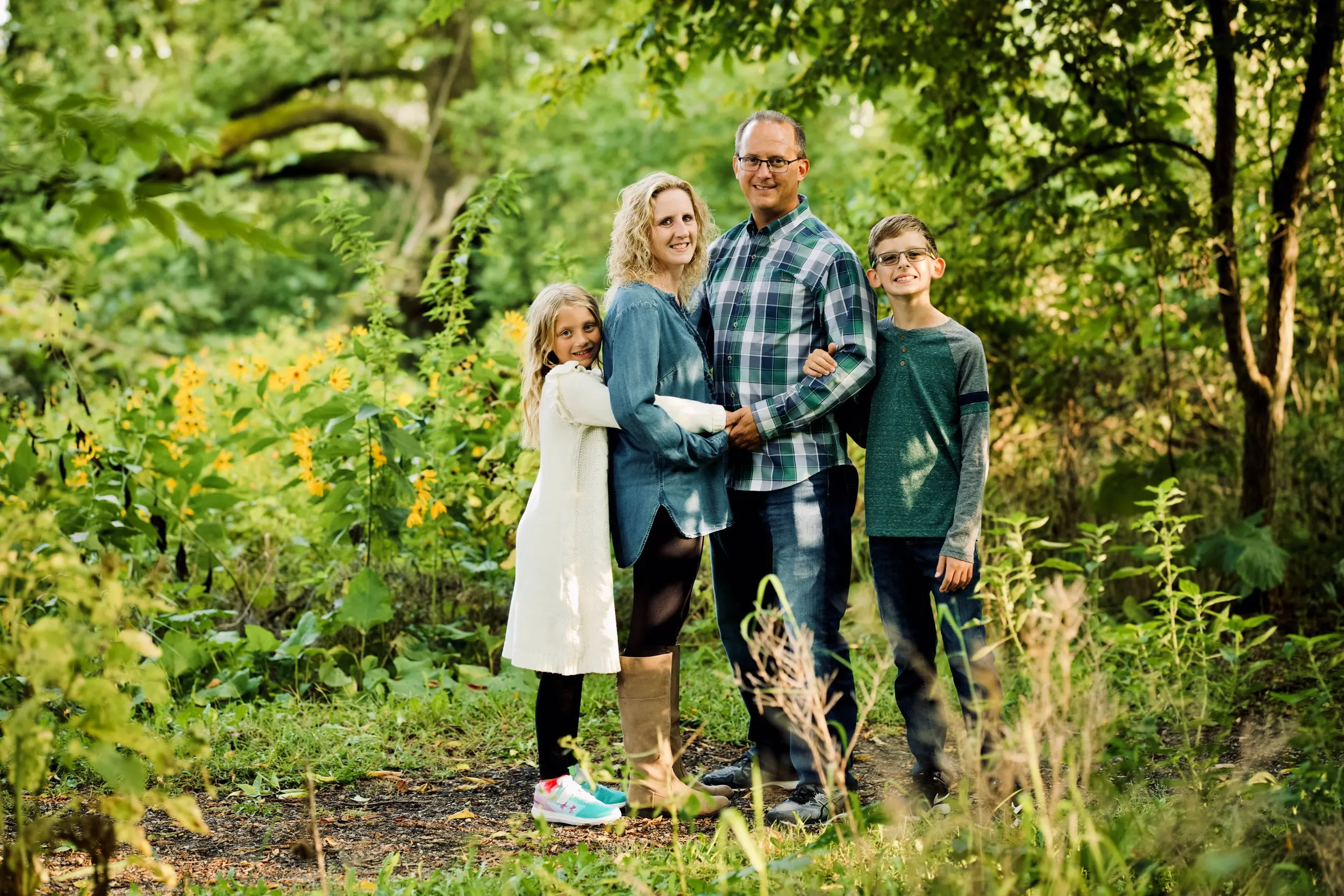 Outdoor family portrait, Sussex WI — photo 11 by Doug Cravillion Photography