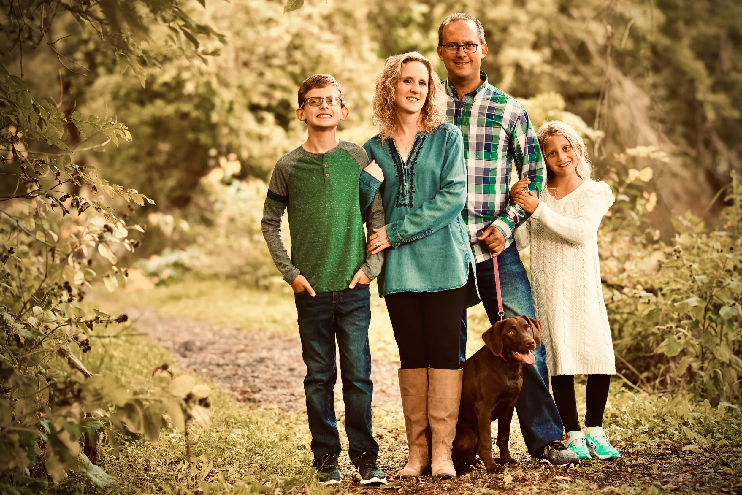 Outdoor family portrait, Sussex WI — photo 15 by Doug Cravillion Photography