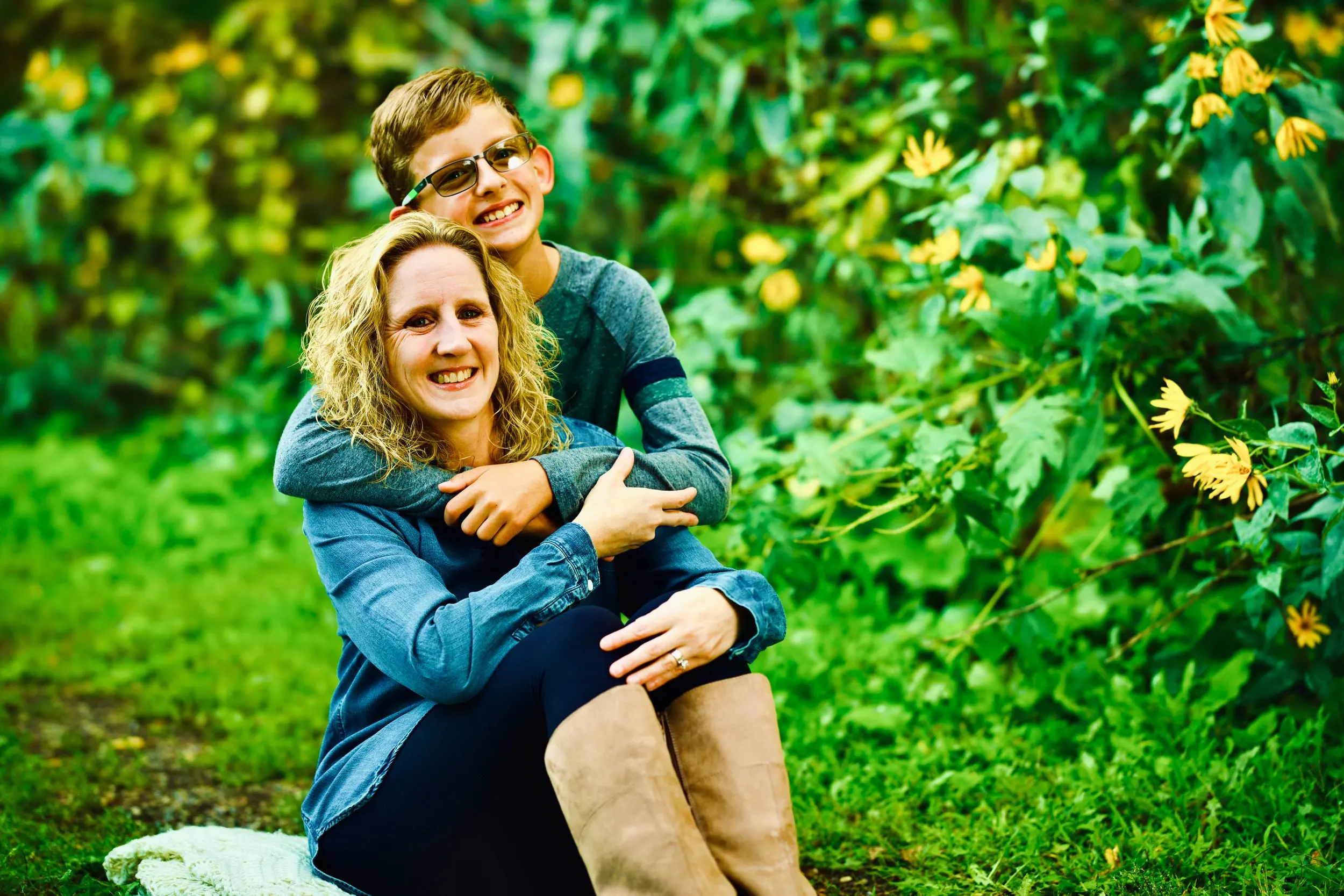 Outdoor family portrait, Sussex WI — photo 16 by Doug Cravillion Photography