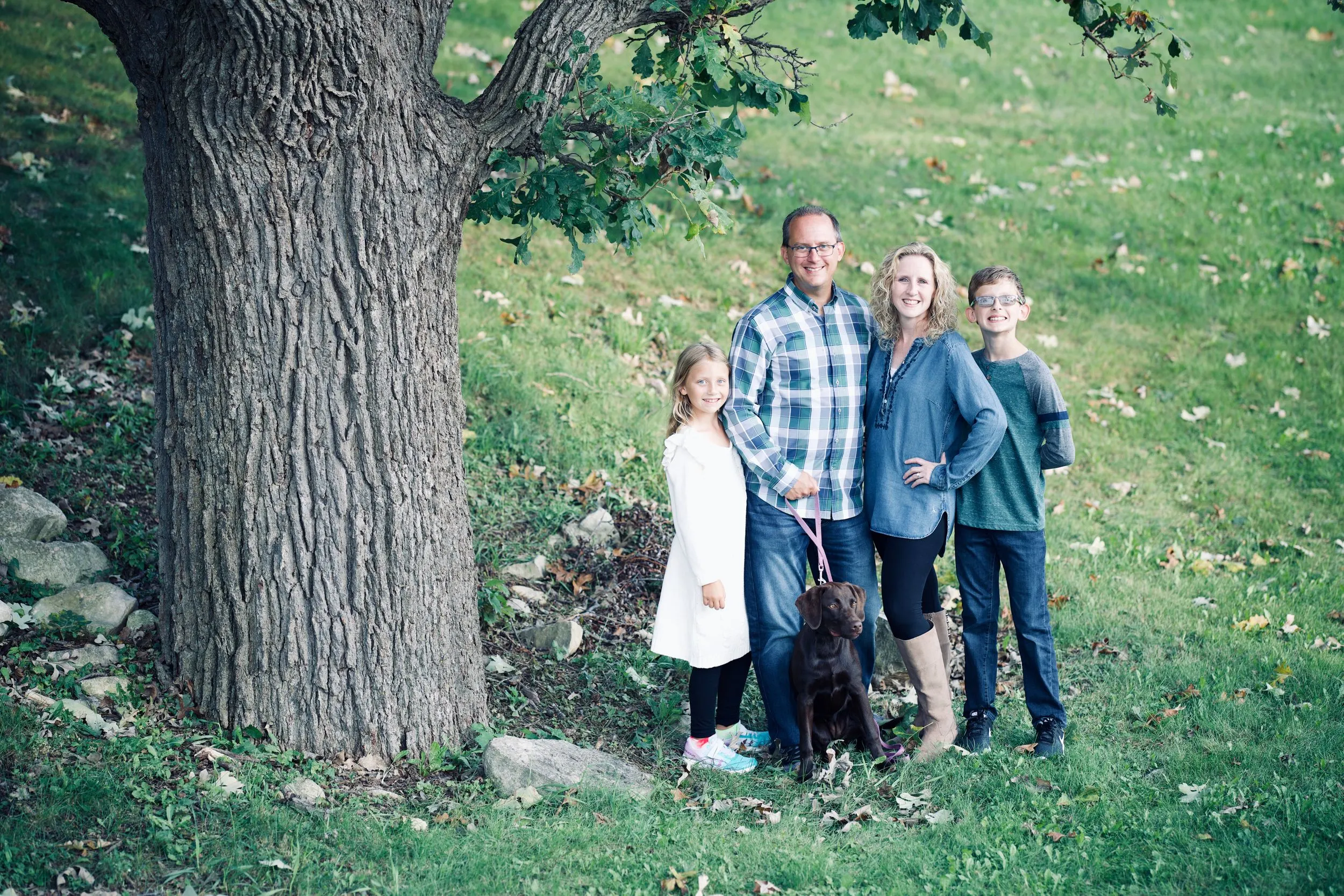 Outdoor family portrait, Sussex WI — photo 20 by Doug Cravillion Photography