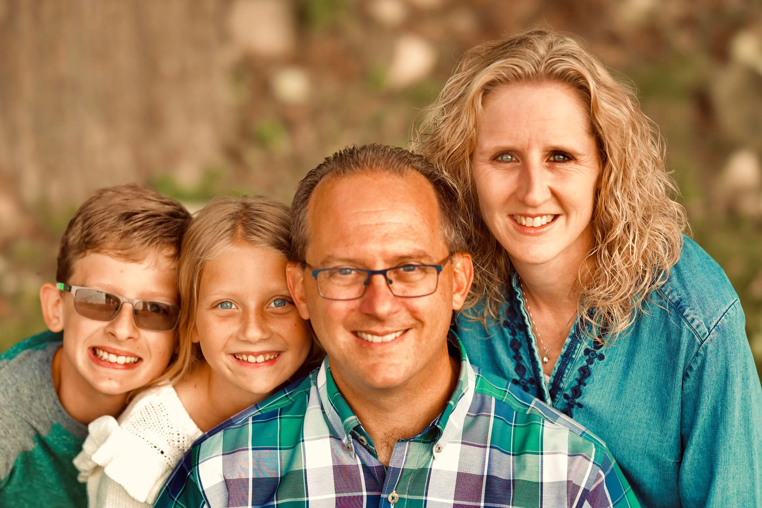 Outdoor family portrait, Sussex WI — photo 22 by Doug Cravillion Photography