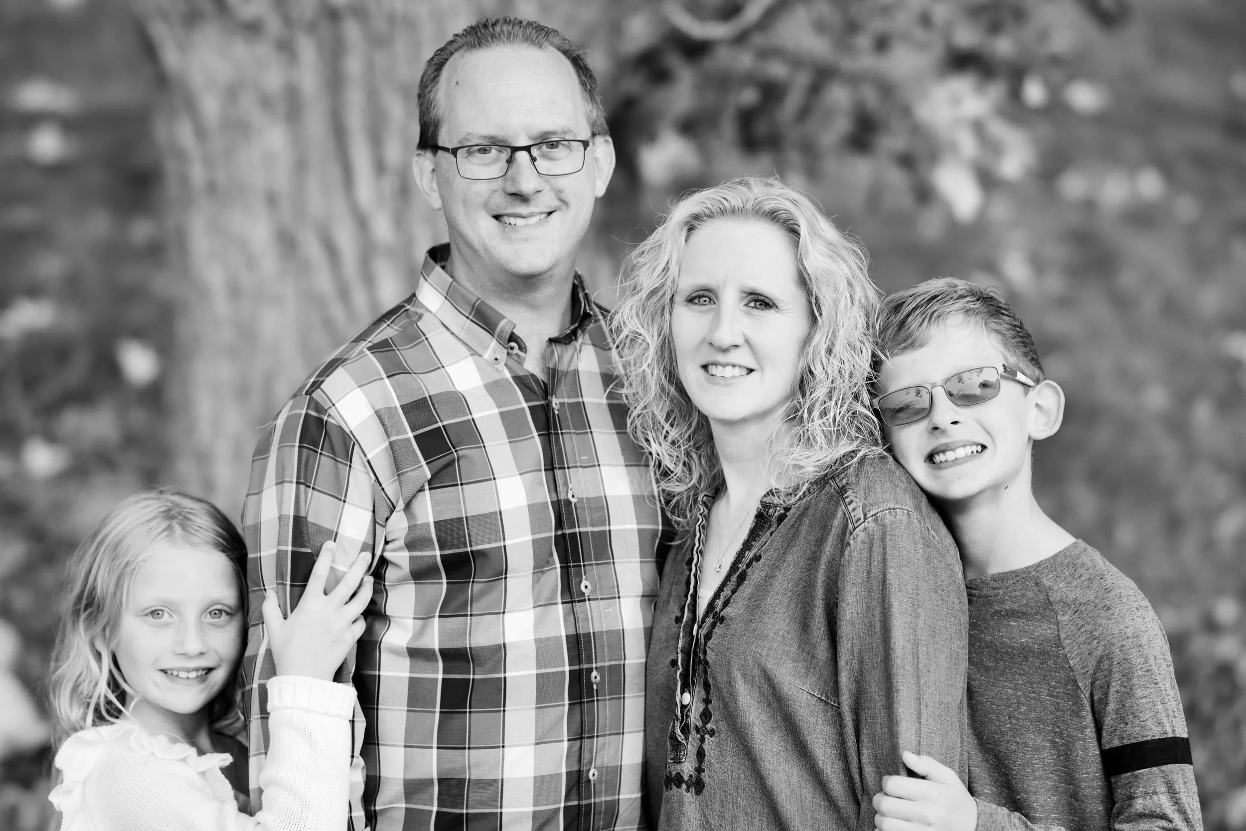 Outdoor family portrait, Sussex WI — photo 23 by Doug Cravillion Photography