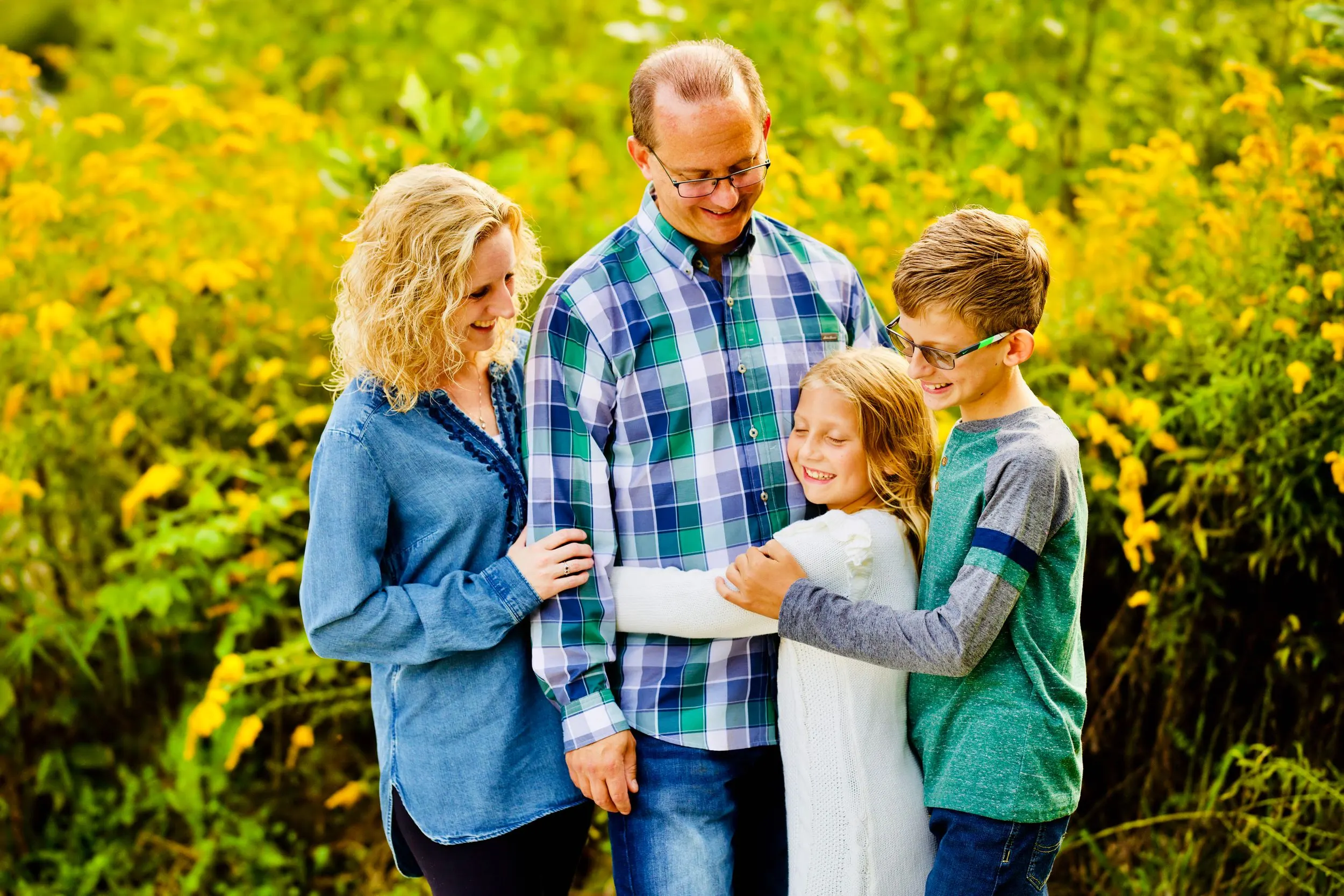 Outdoor family portrait, Sussex WI — photo 25 by Doug Cravillion Photography