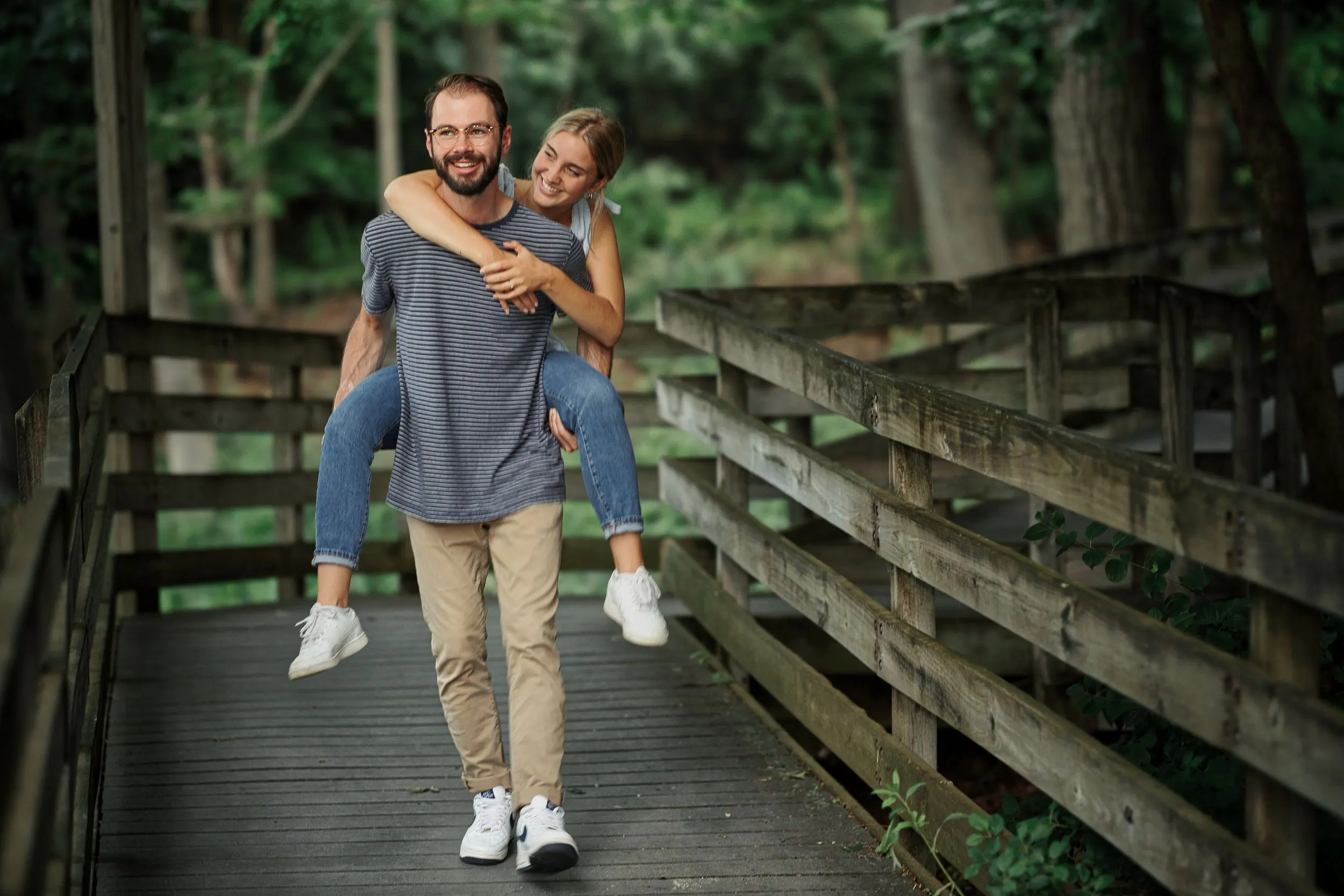 Engagement session, Wisconsin — photo 16 by Doug Cravillion Photography