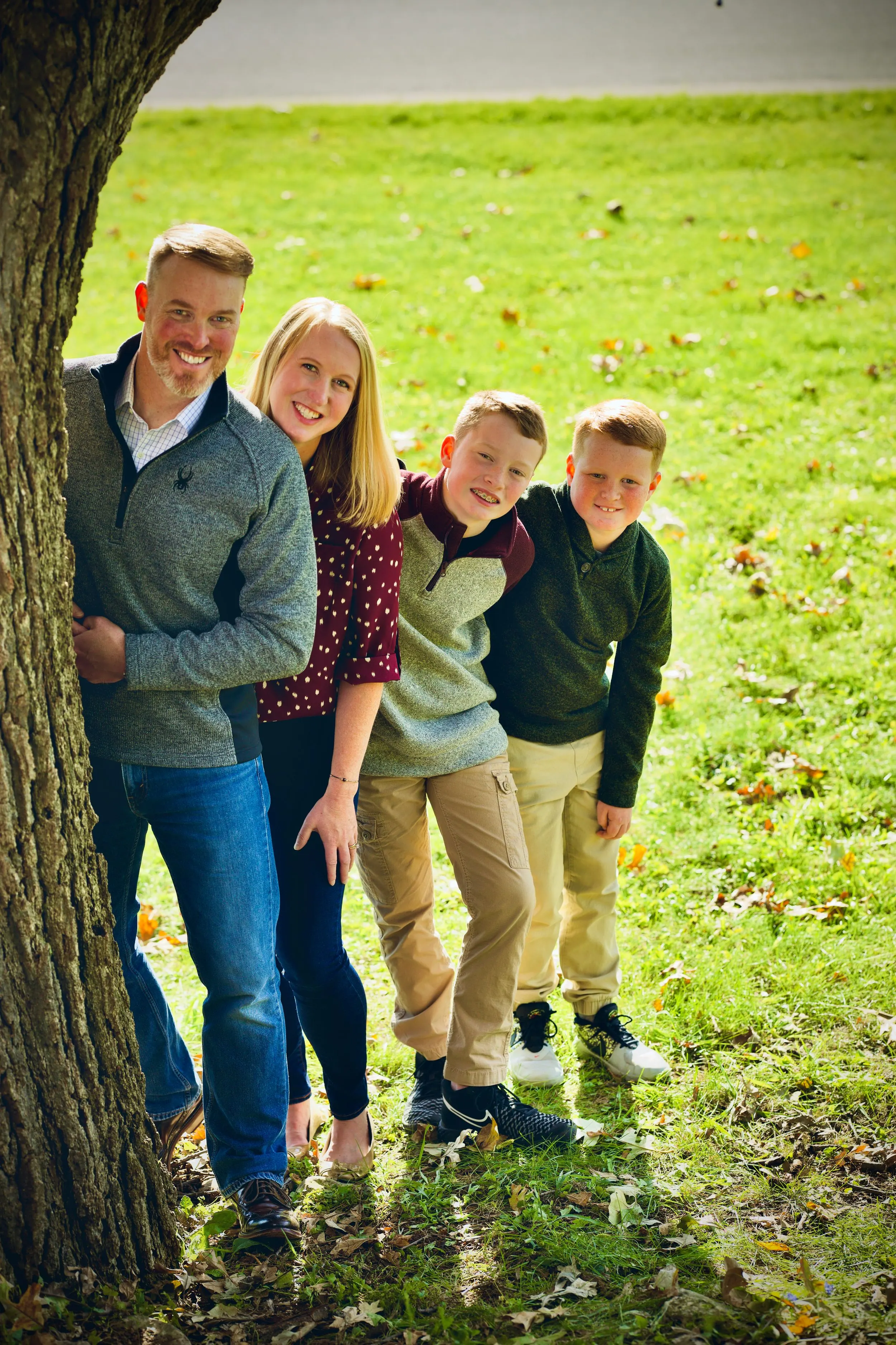 Outdoor family portrait, Sussex WI — photo 31 by Doug Cravillion Photography