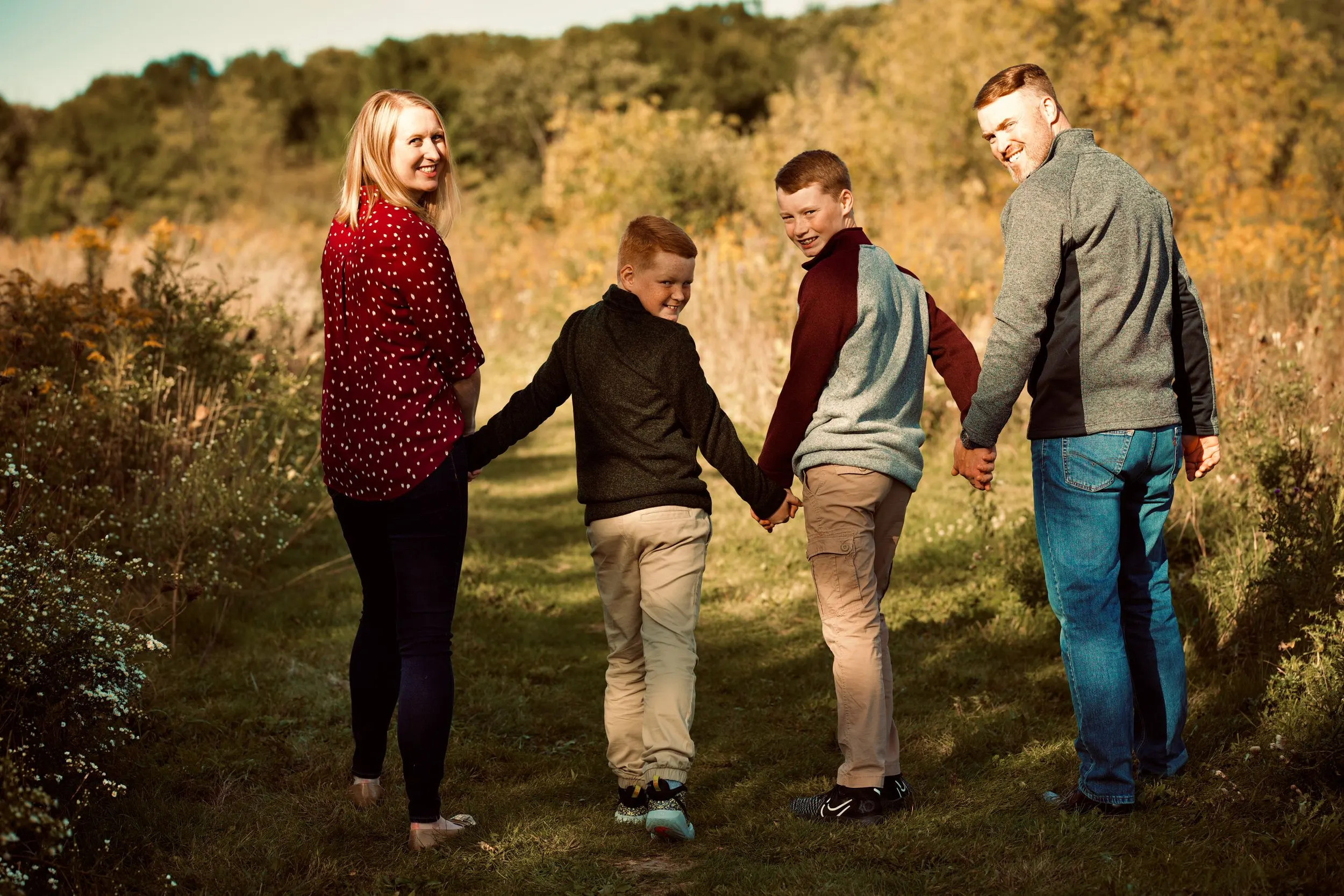 Outdoor family portrait, Sussex WI — photo 33 by Doug Cravillion Photography