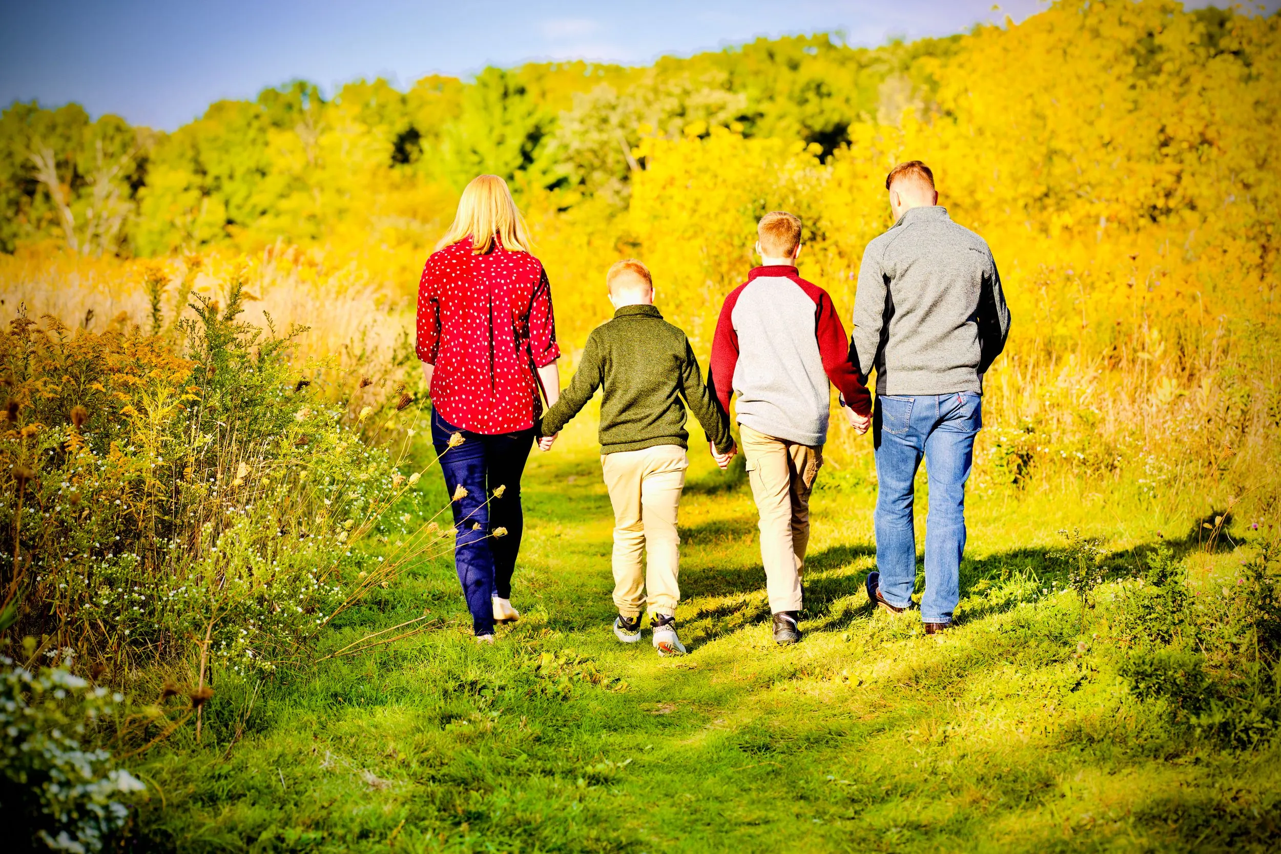 Outdoor family portrait, Sussex WI — photo 34 by Doug Cravillion Photography