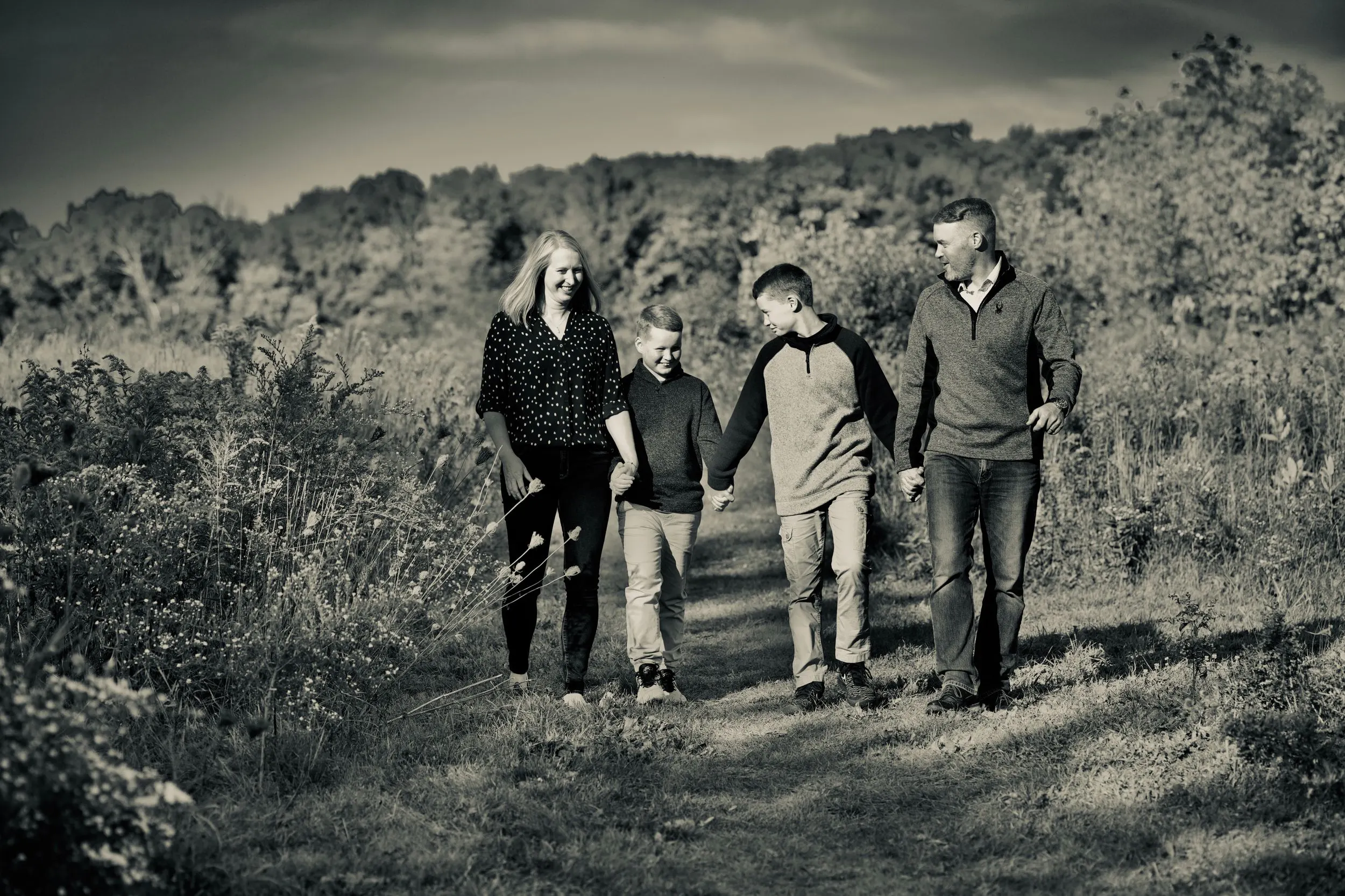 Outdoor family portrait, Sussex WI — photo 59 by Doug Cravillion Photography
