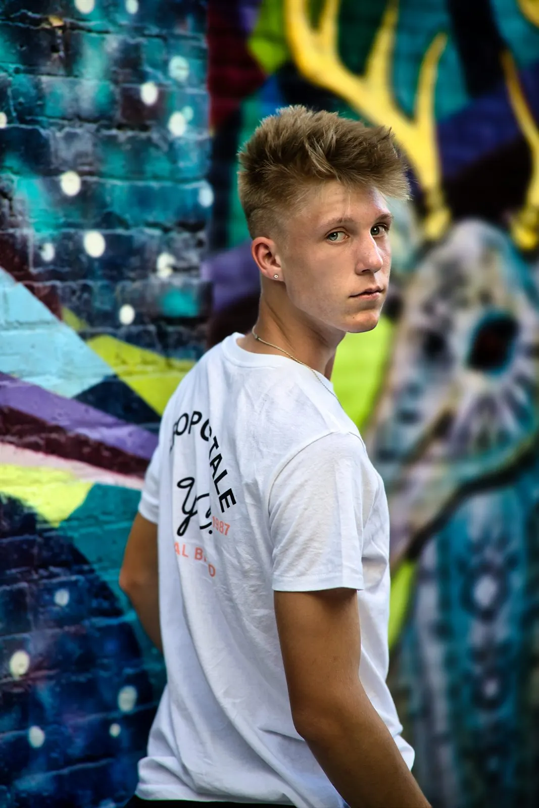 High school senior portrait, Sussex WI — photo 15 by Doug Cravillion Photography