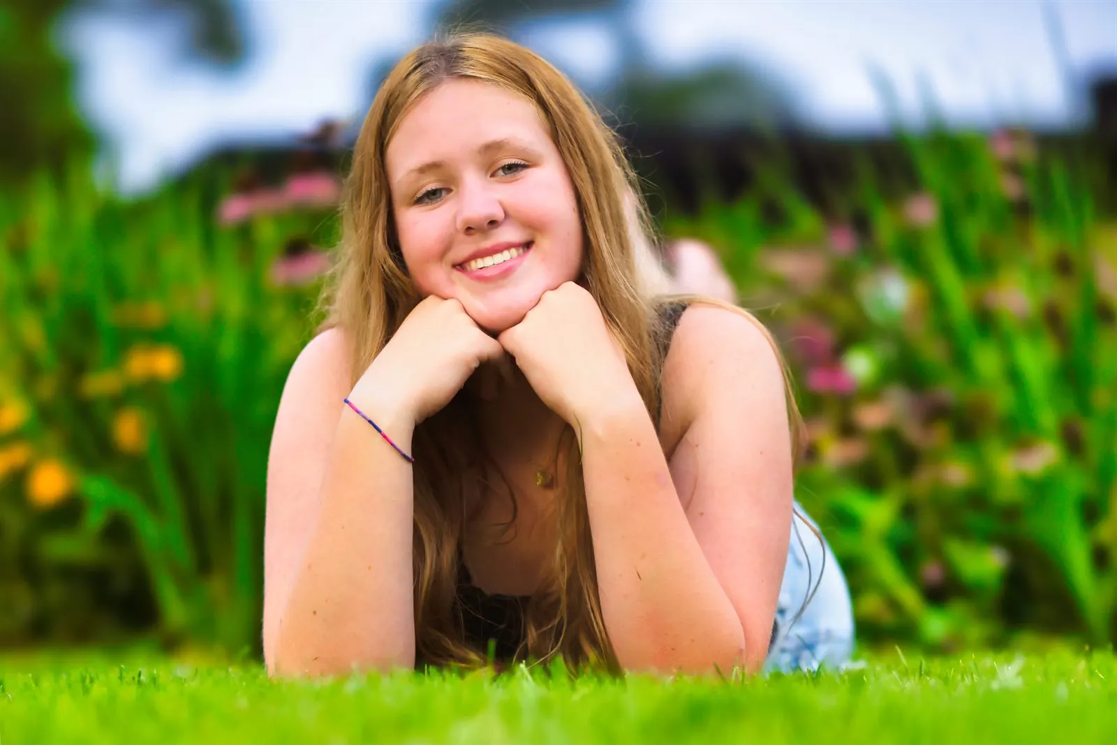 High school senior portrait, Sussex WI — photo 21 by Doug Cravillion Photography