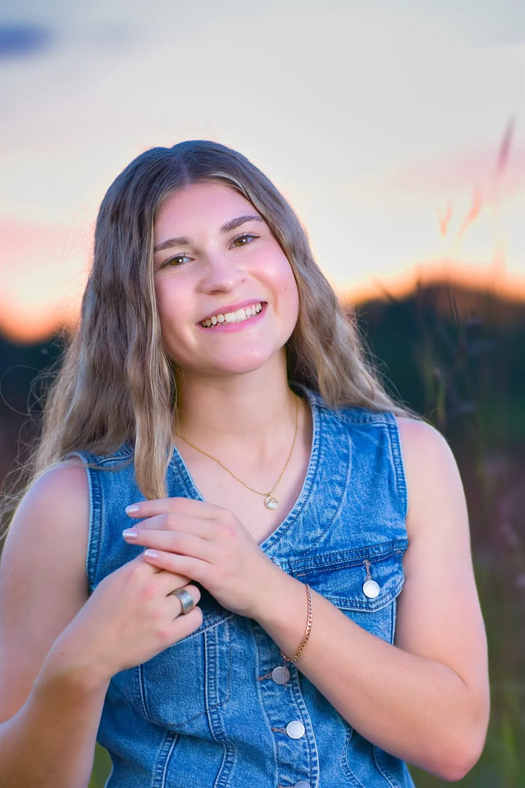 High school senior portrait, Sussex WI — photo 37 by Doug Cravillion Photography