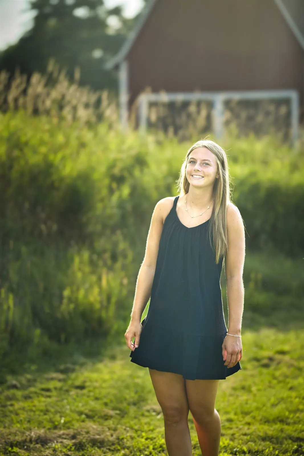 High school senior portrait, Sussex WI — photo 96 by Doug Cravillion Photography